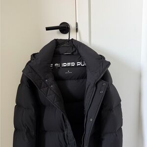 ARITZIA Black Puffer Jacket - Super Puff Style